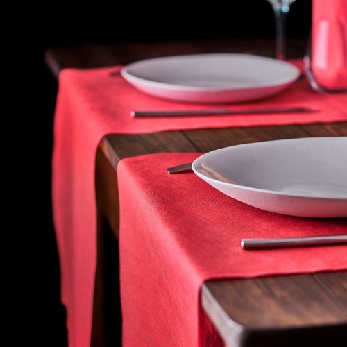 Enyhén víztaszító nemszőtt textil asztali futó 40 cm x 48 m - piros